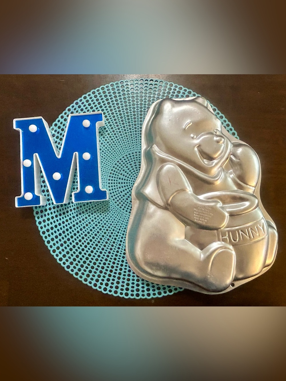 Wilton Cake Disney WINNIE THE POOH CAKE PAN Mold 1995 #2105-3000 Retired Pan